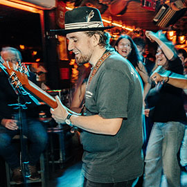 Concert at Stage Music Cafe - Photo by Lúcia Yvanyi #luciaivanyiphoto